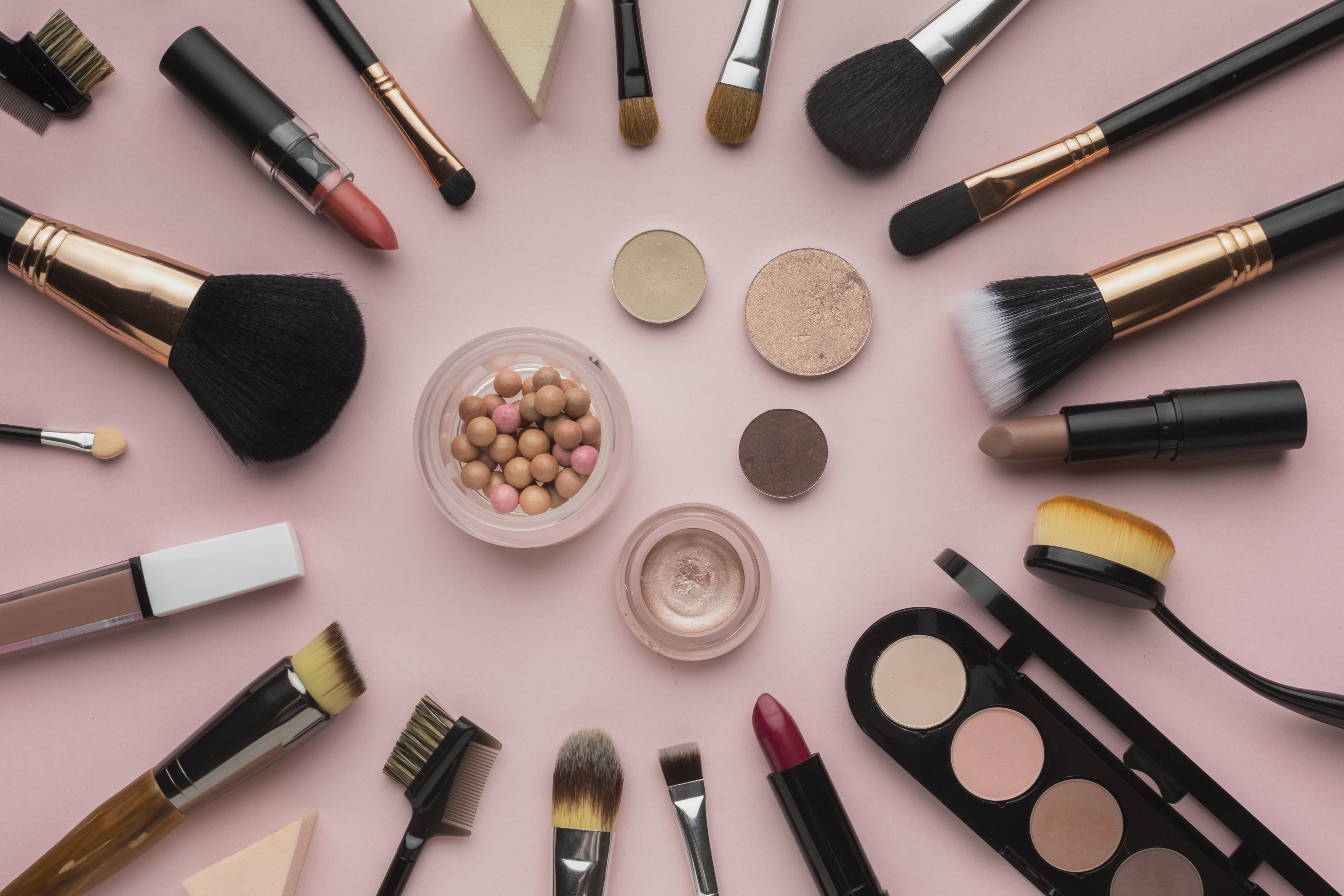化妆品新原料管理规范和完整版安评要求的双重加持，开启美妆行业创新新时代