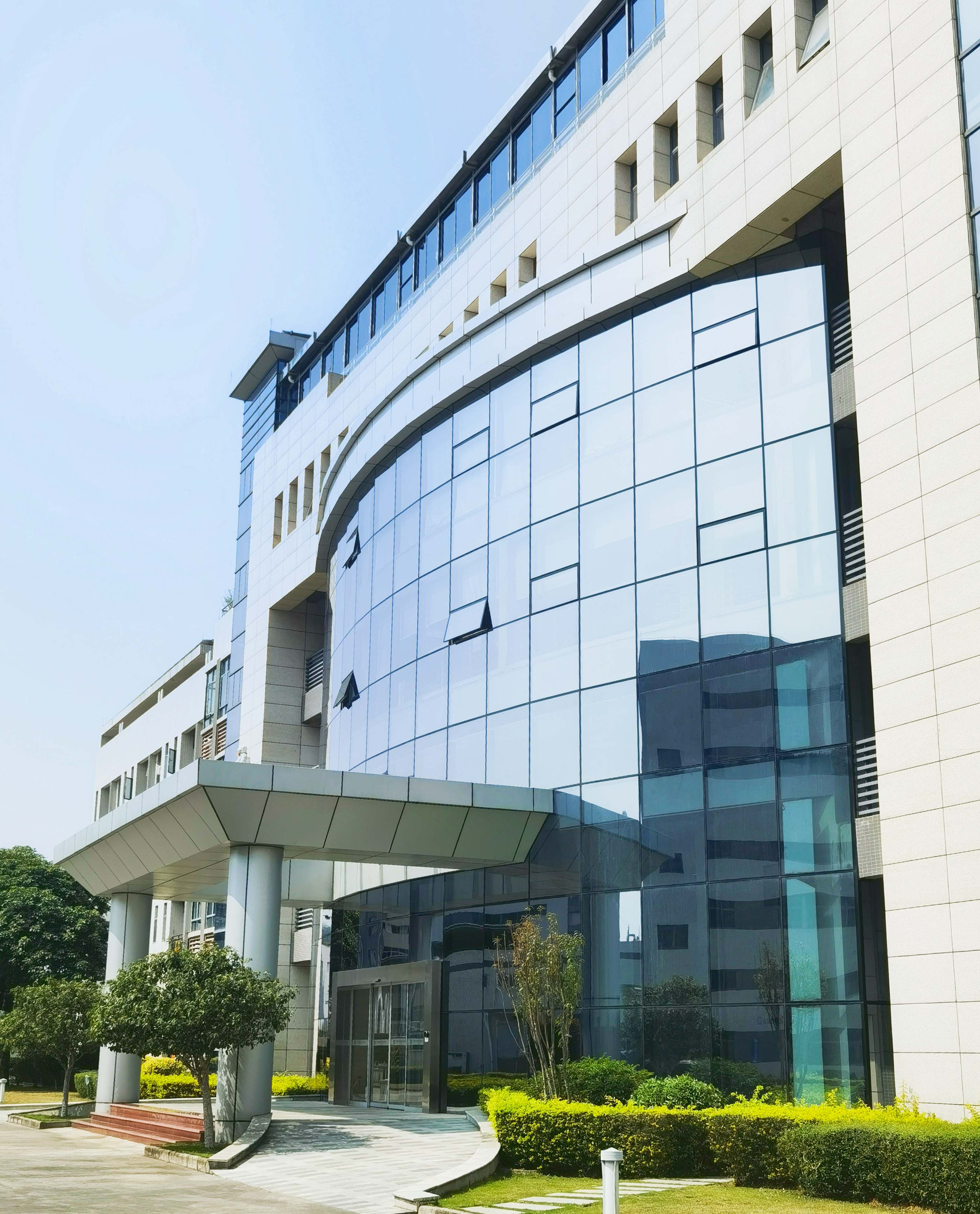 促进会谢会长一行走进广东隆赋药业股份有限公司