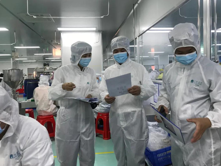 广东省药品监管局开展儿童化妆品生产企业现场检查政务直播活动.jpg
