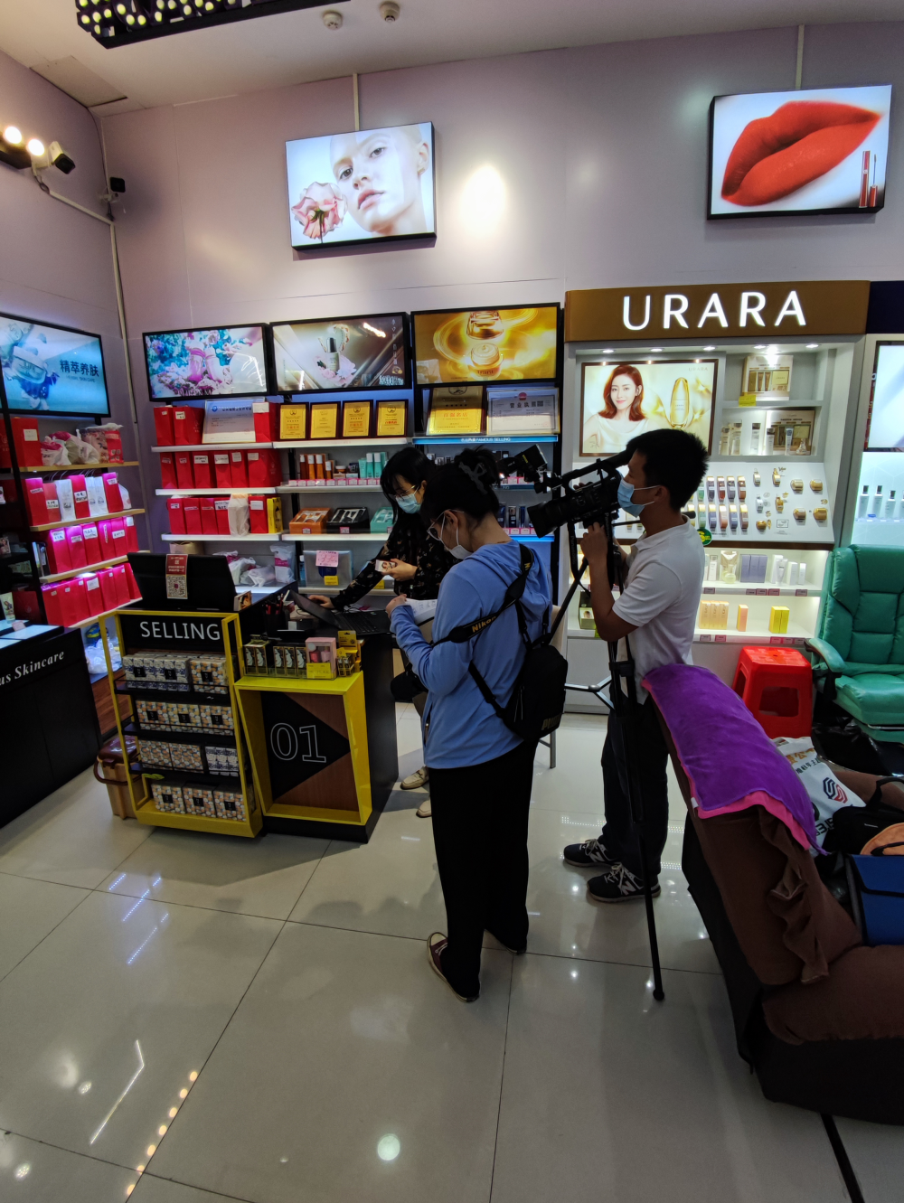 文昌市市场监督管理局 联合文昌市电视台开展药品安全专项整治“护航行动”执法宣传工作