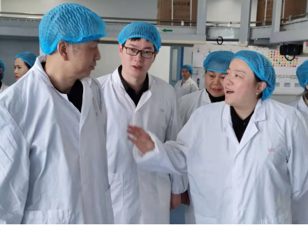 省药品监管局党组成员、药品安全总监陆远富到国药集团同济堂（贵州）制药有限公司开展调研