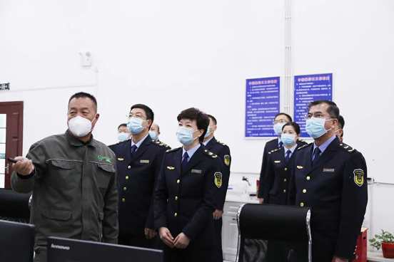 自治区药监局集中销毁一批假劣药品