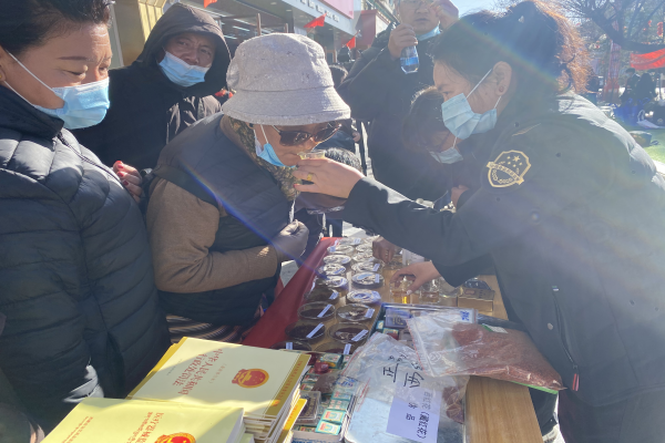 自治区药监局开展“3.15”药品安全宣传活动