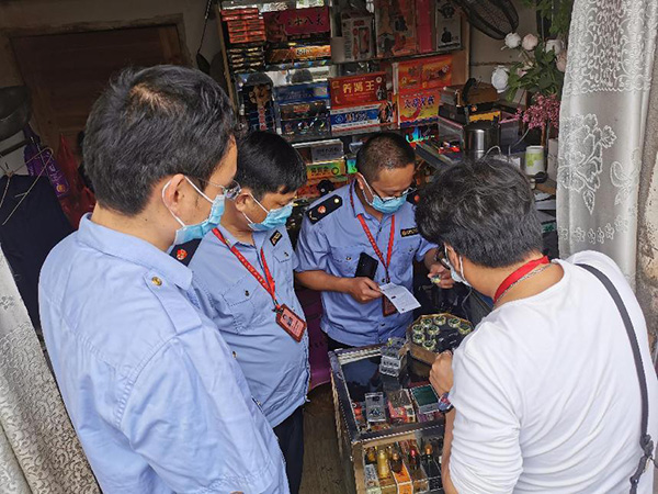 宜春铜鼓县市场监管局集中整治成人用品店乱象