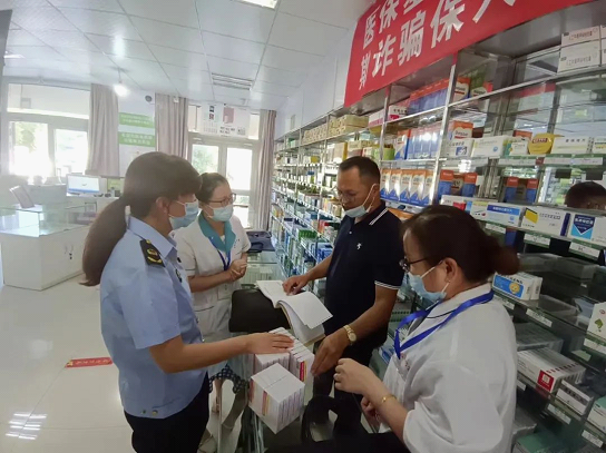 新疆维吾尔自治区药监局检查组对塔城地区深入开展药品安全专项整治工作进行督导检查