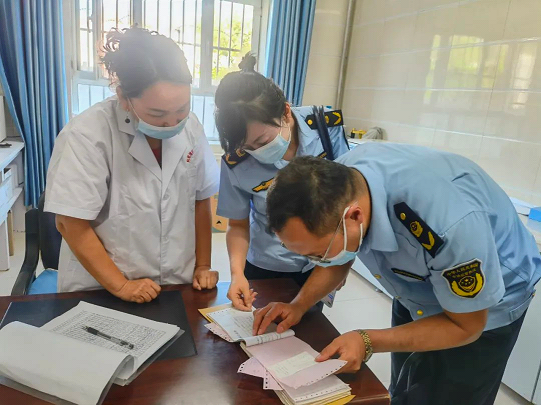 新疆维吾尔自治区药监局检查组对阿勒泰地区深入开展药品安全专项整治工作进行督导检查 新疆维吾尔自治区药监局检查组对阿勒泰地区深入开展药品安全专项整治工作进行督导检查