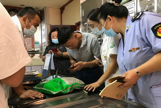 新疆维吾尔自治区药监局检查组对阿克苏地区深入开展药品安全专项整治工作进行督导检查