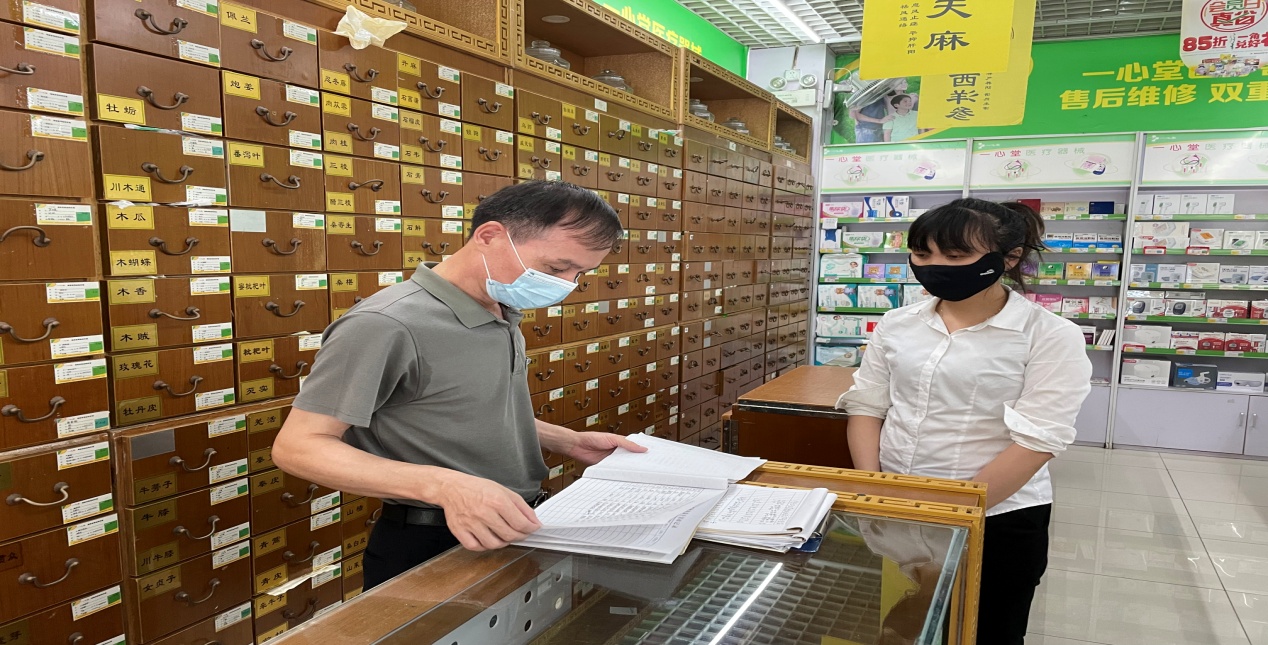 海南省药监局深入药品安全专项整治工作重点联系单位调研指导