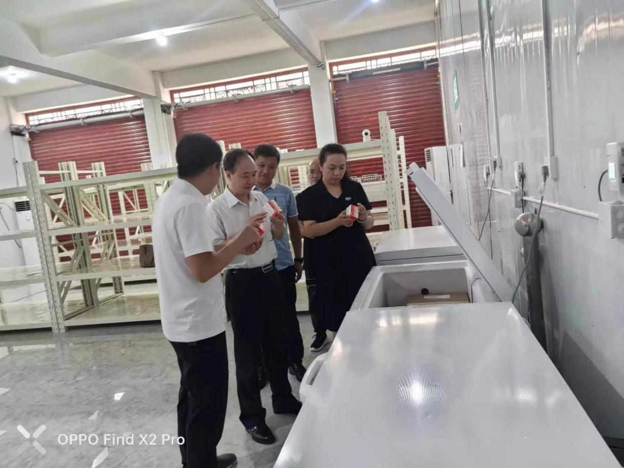 黔西南丨黔西南州市场监管局局长李锦洪到药品医疗器械批发企业开展调研
