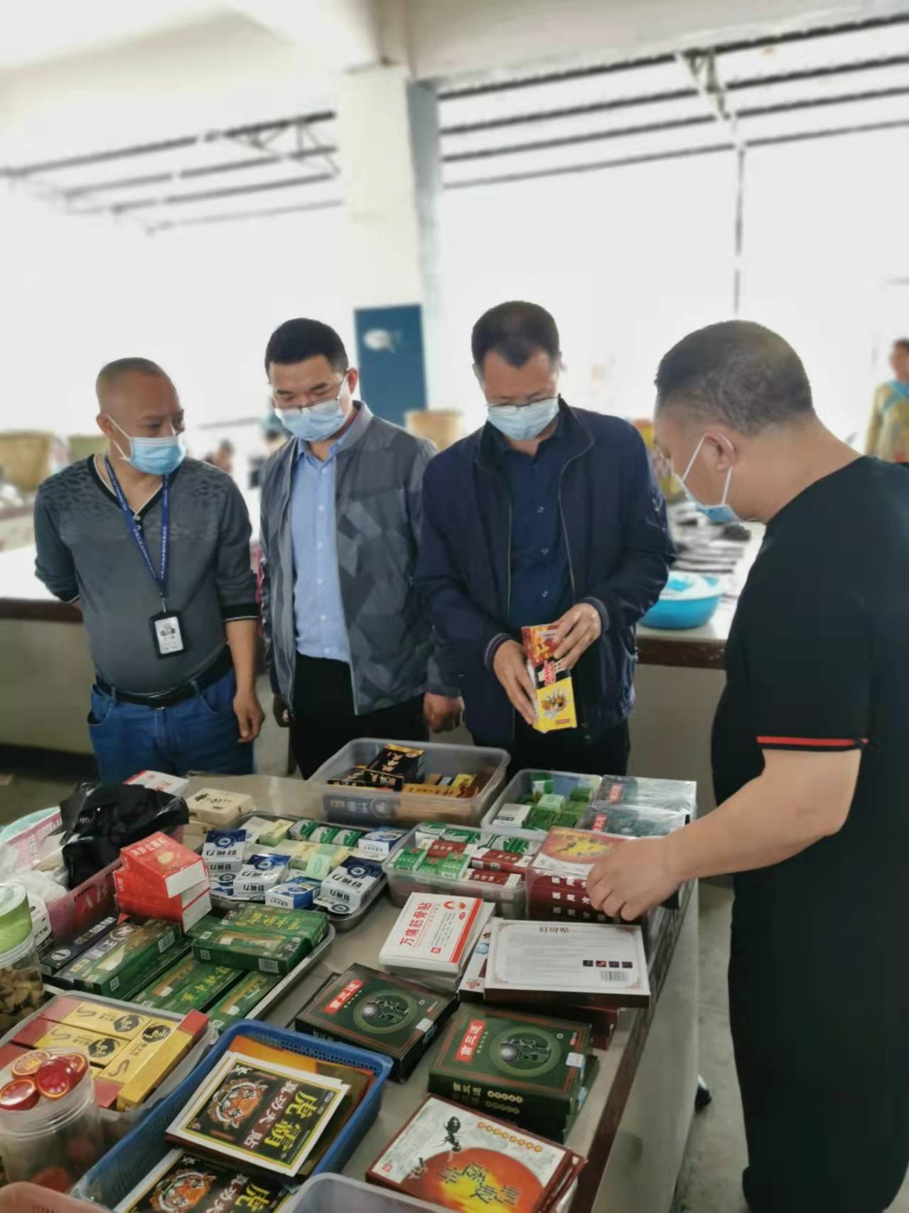 贵州省药品监管局开展药品安全专项整治暗访检查