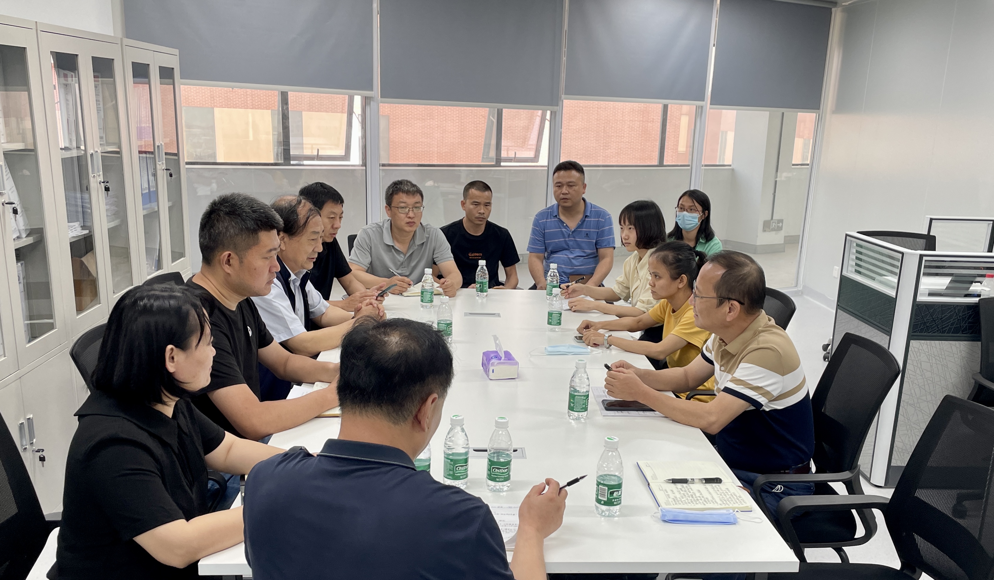 海南省药械审评服务中心服务下沉开展B证企业药品上市后变更管理调研及技术帮扶