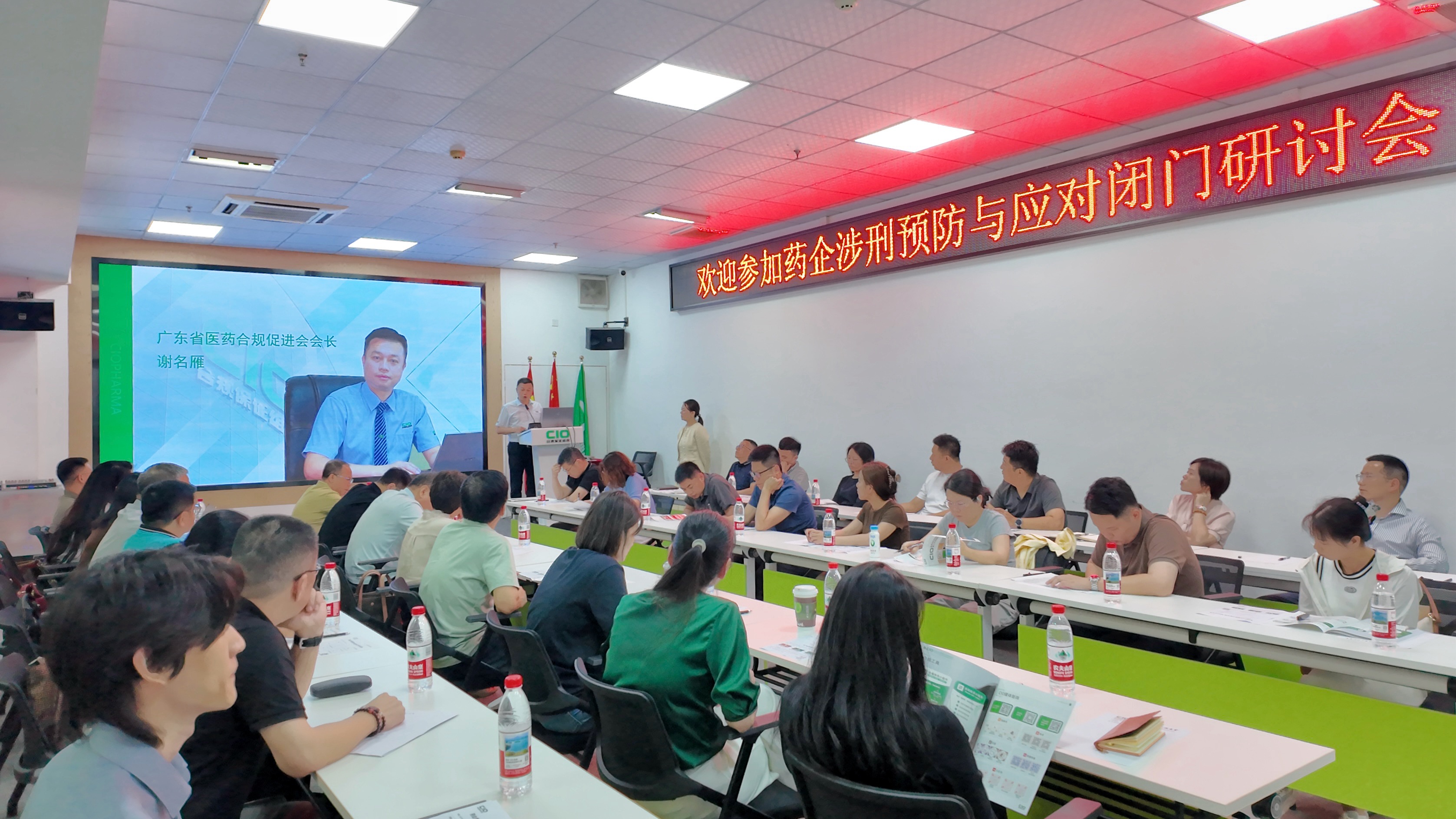 1aea8174-8dde-4272-a93c-1a0e8916d37c.jpg