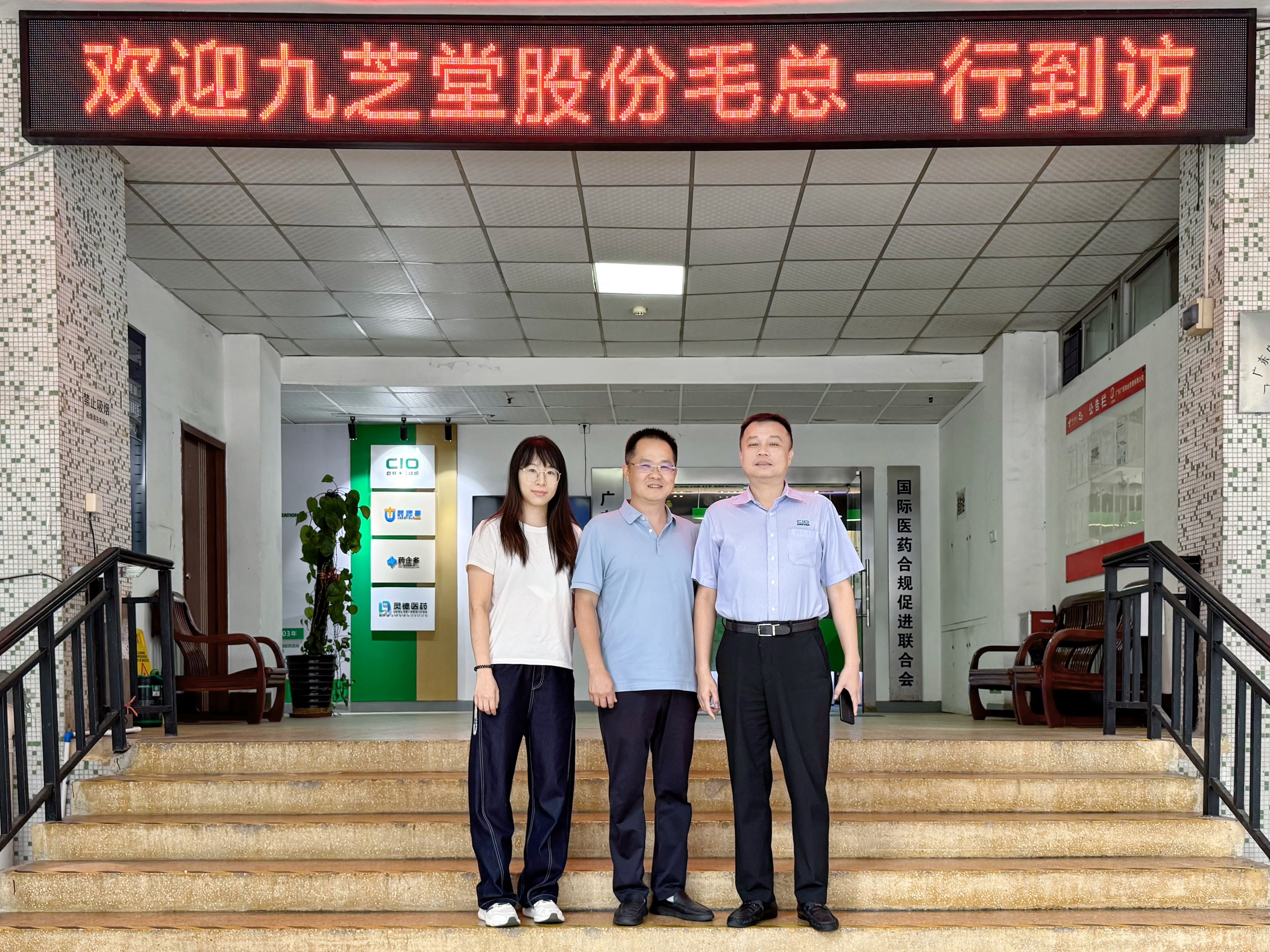 56415a45-495f-4fe6-9585-db9c4bc2ed2c.jpg